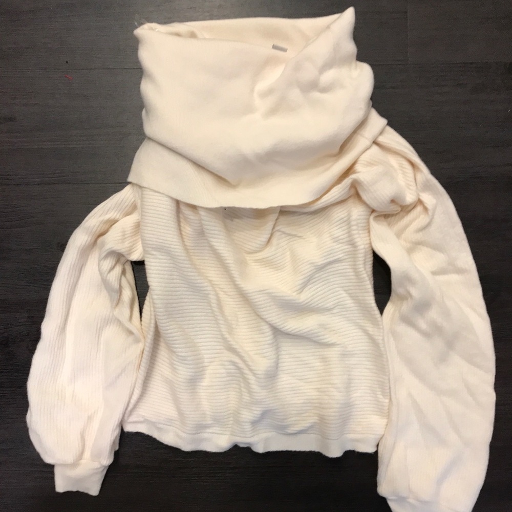 Cream Knot Off the Shoulder Sweater •Size L•
